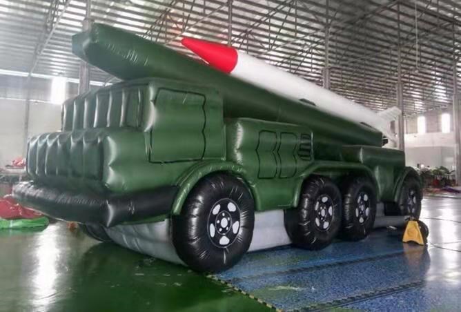 萝北军事导弹车